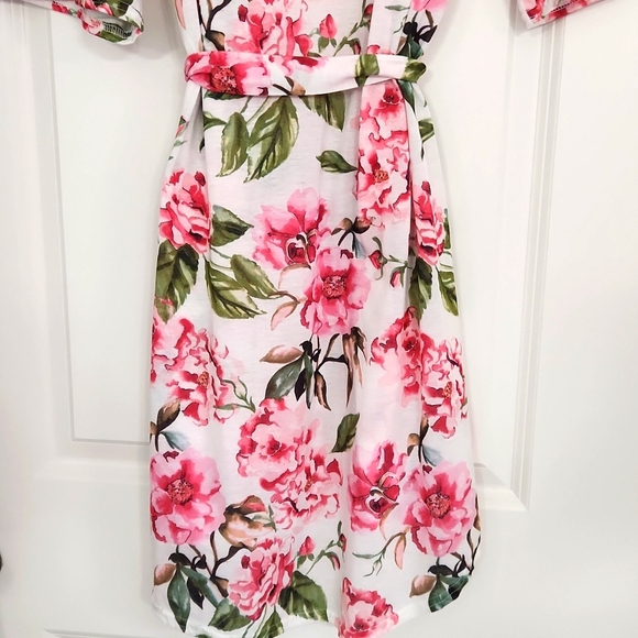 Pretty summer floral short robe by Show Me Your Mumu. Great condition! - Picture 8 of 9